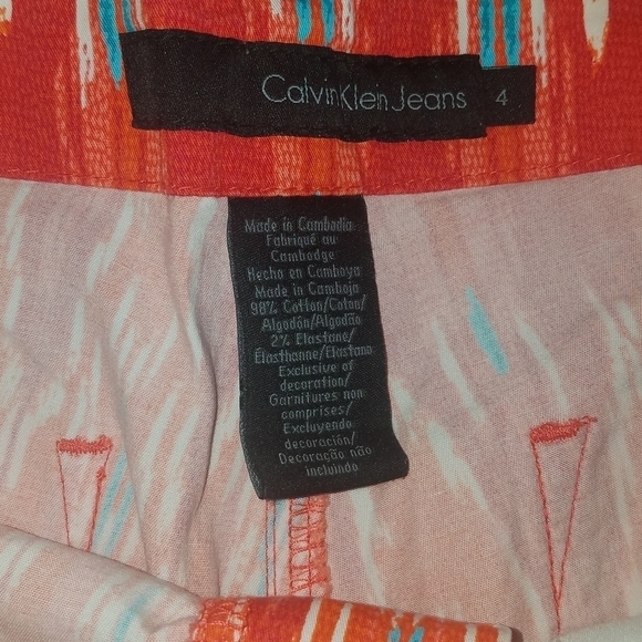 Calvin Klein Shorts 4 - Picture 3 of 3